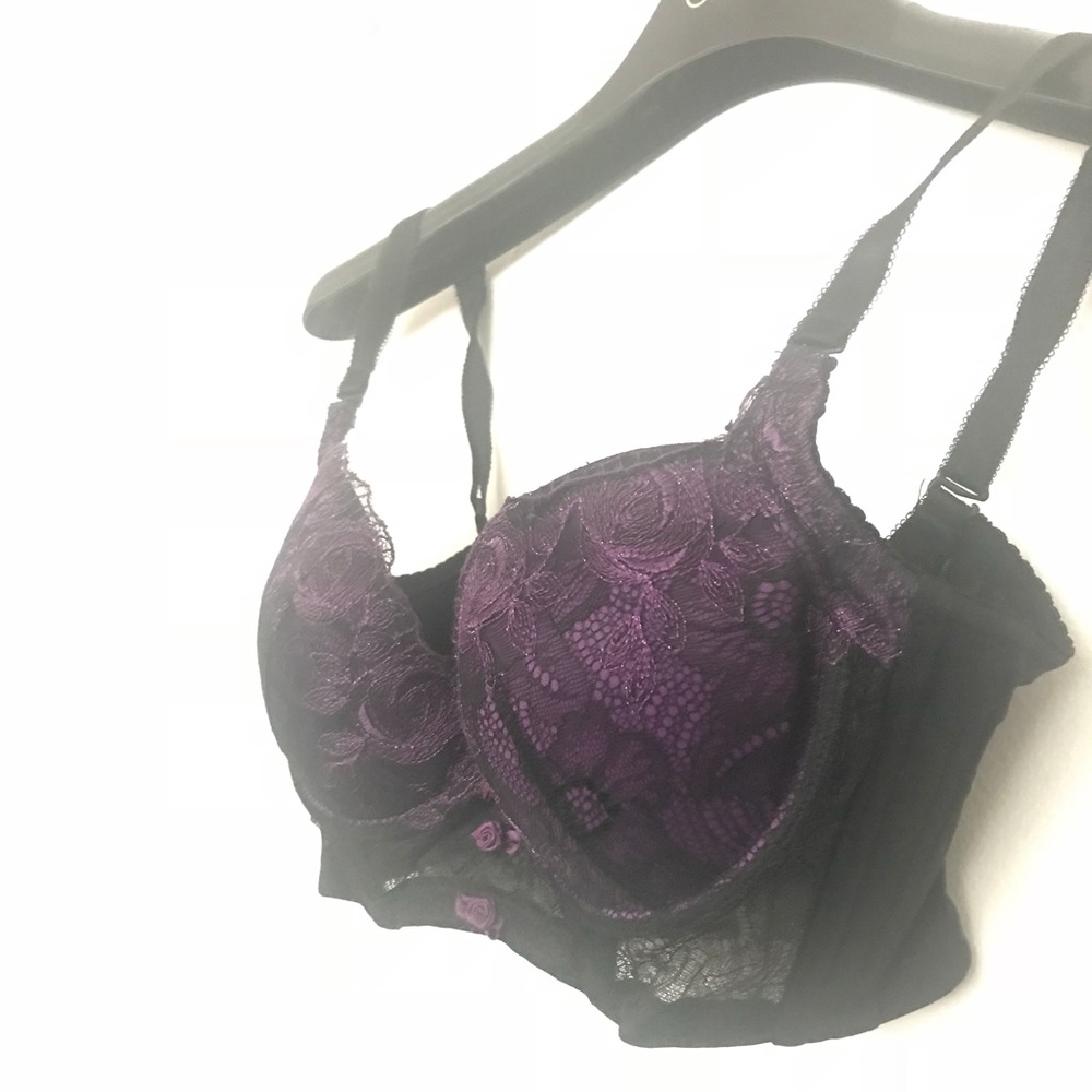 Lace push-up bra 34B. Brand New, never worn